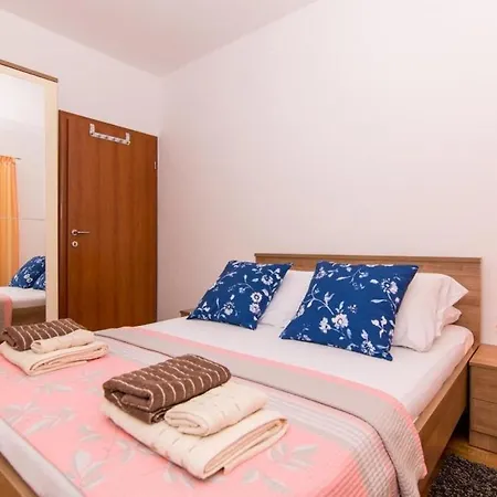 아파트 In Okrug Gornji With Terrace, Air Conditioning, Wifi, Washing Machine 5157-1